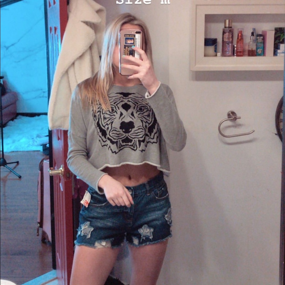 Grey top